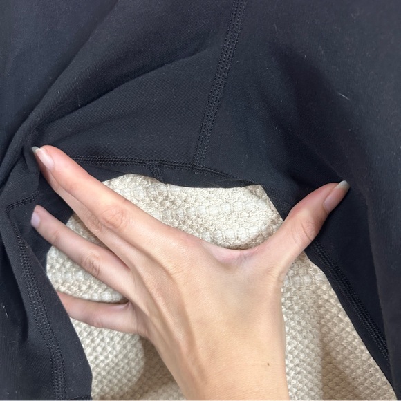 LULULEMON black and pink Reverse Groove reversible bike shorts 6 TALL - Picture 7 of 8